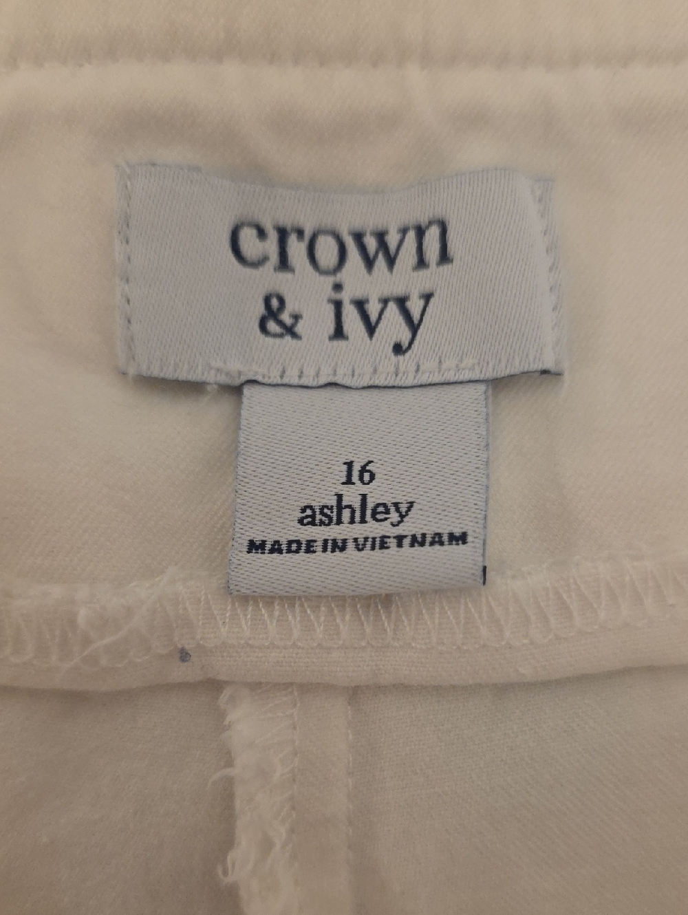 Crown & Ivy Pull On Ashley Shorts Size 16 - Picture 4 of 5